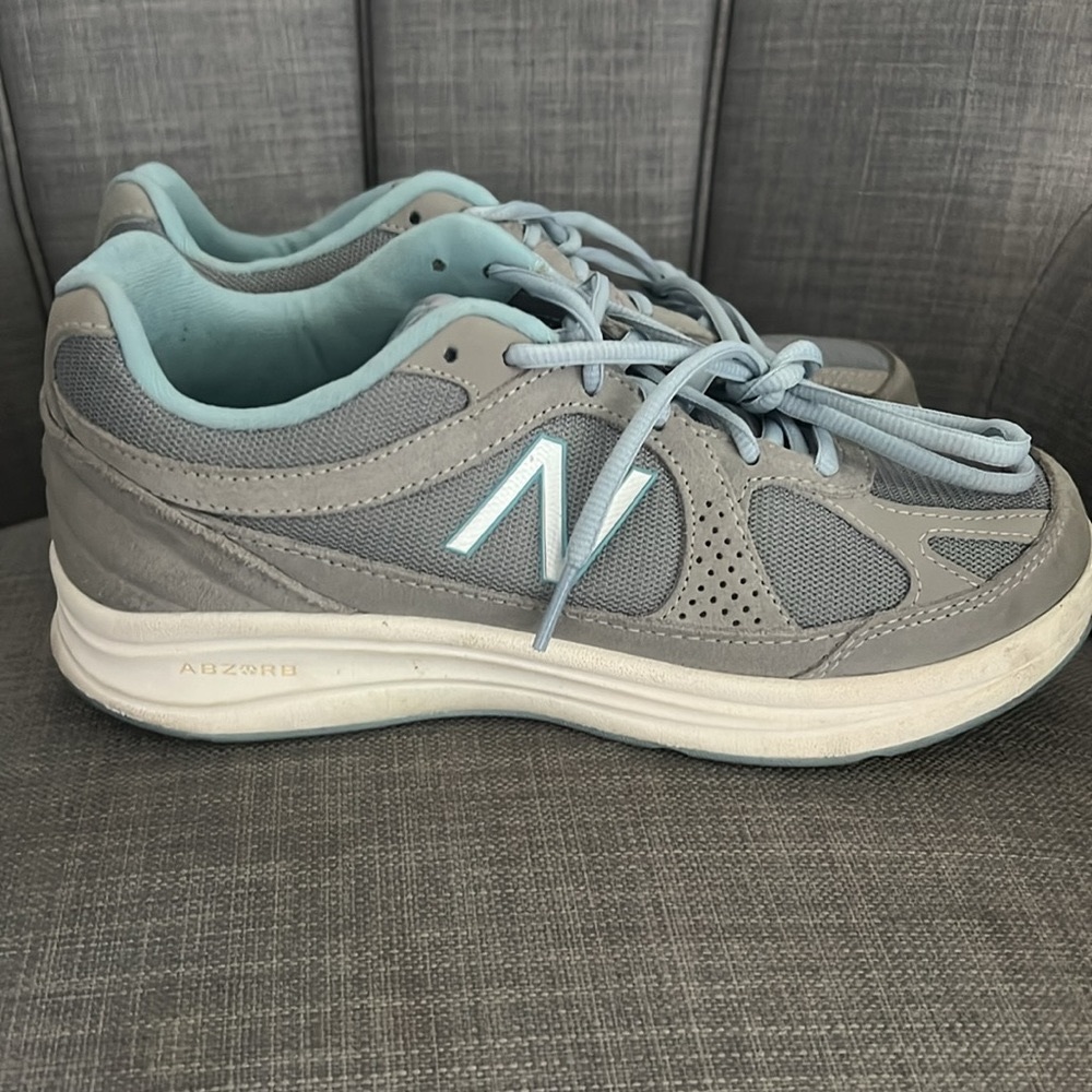 New balance 877 sneakers size 7.5.